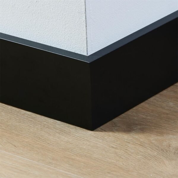 CO-PRO GELAKTE PLINT AMSTERDAM ZWART 90X15